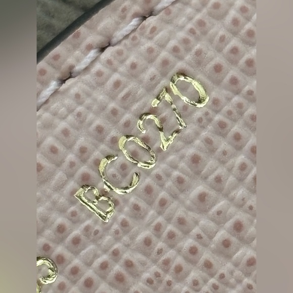 PRICE FIRM Louis Vuitton 2020 Vivienne Bag Charm & Key Holder - Picture 13 of 16